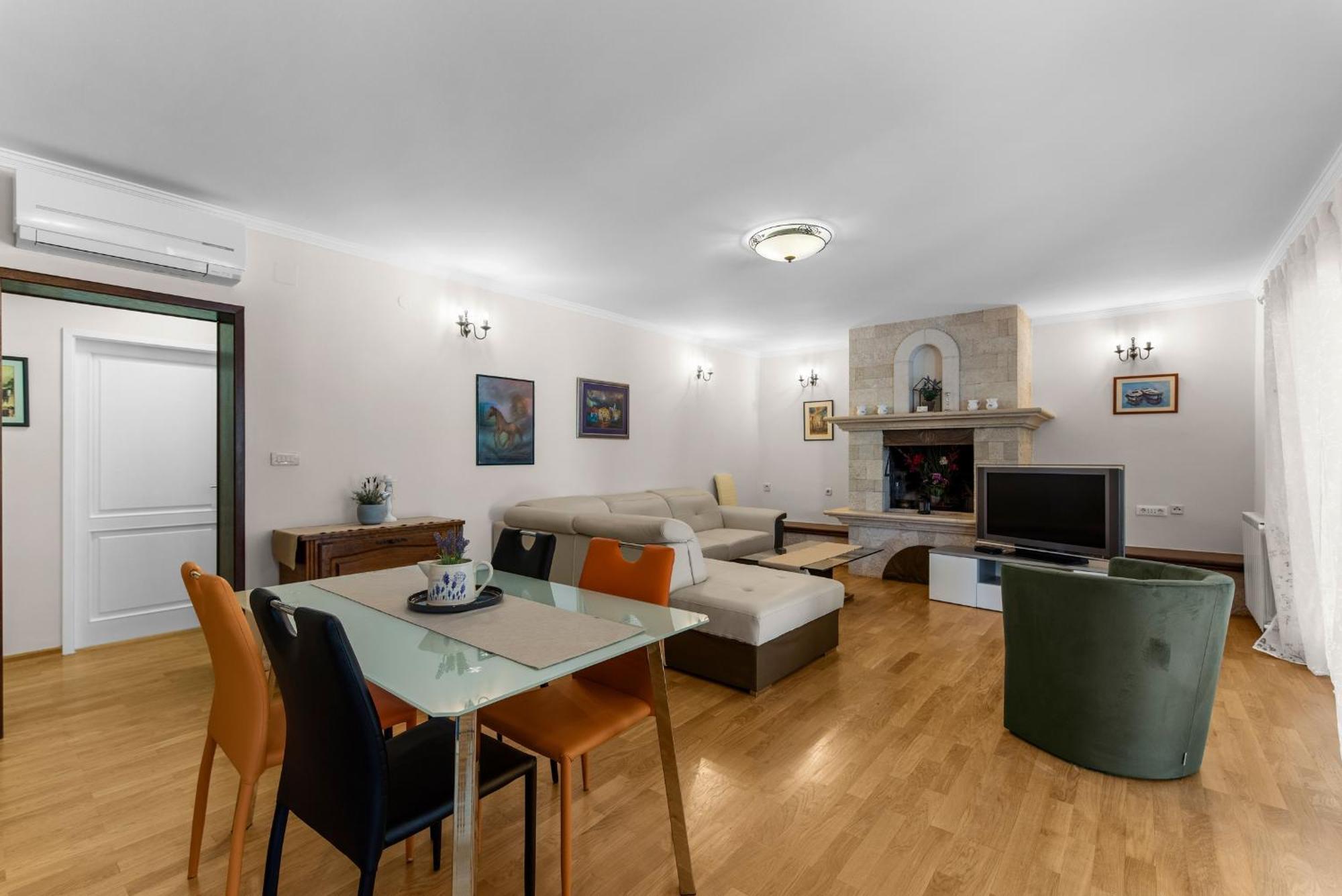 Villa Hope - Apartments With Shared Pool Porec Ruang foto