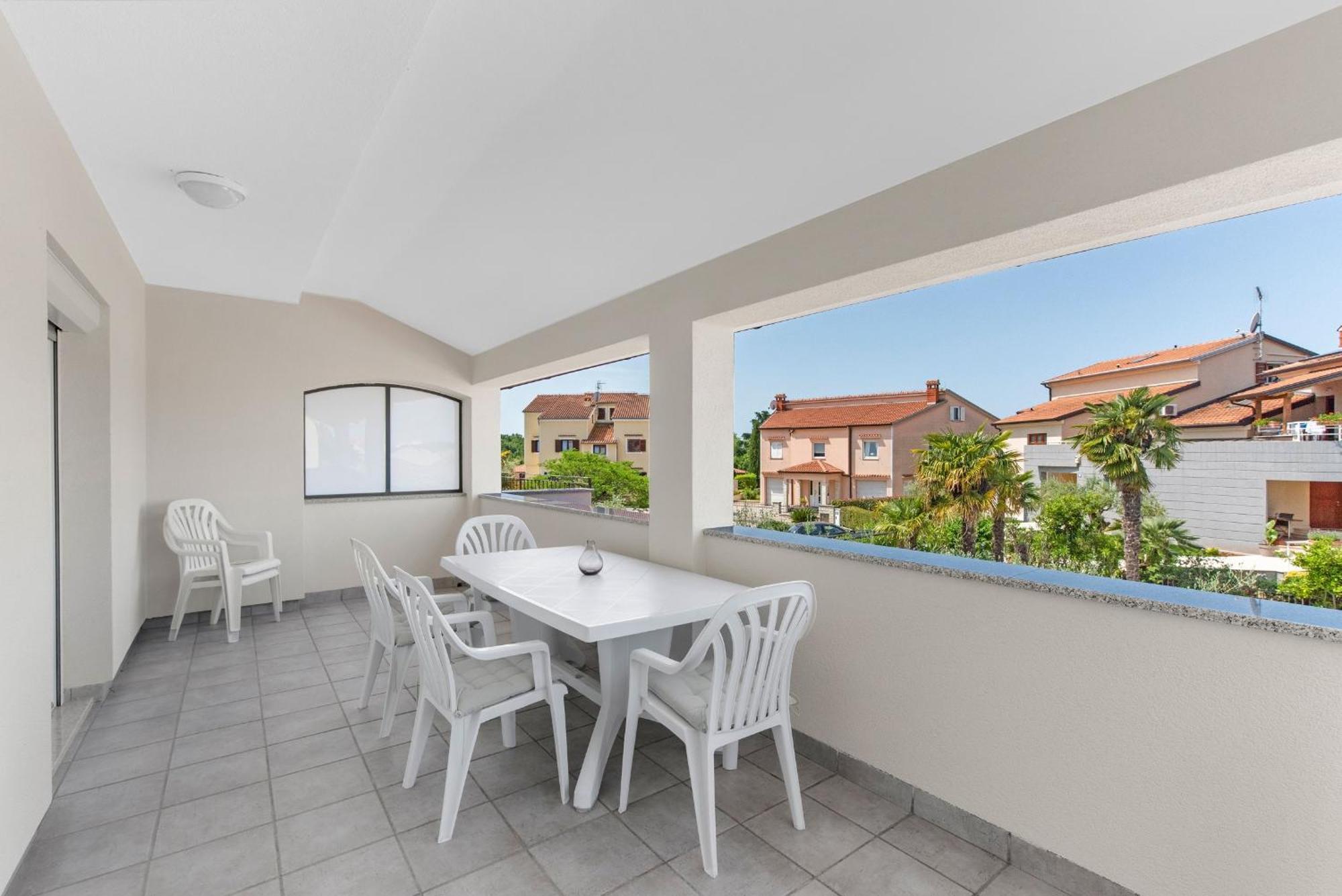 Villa Hope - Apartments With Shared Pool Porec Ruang foto