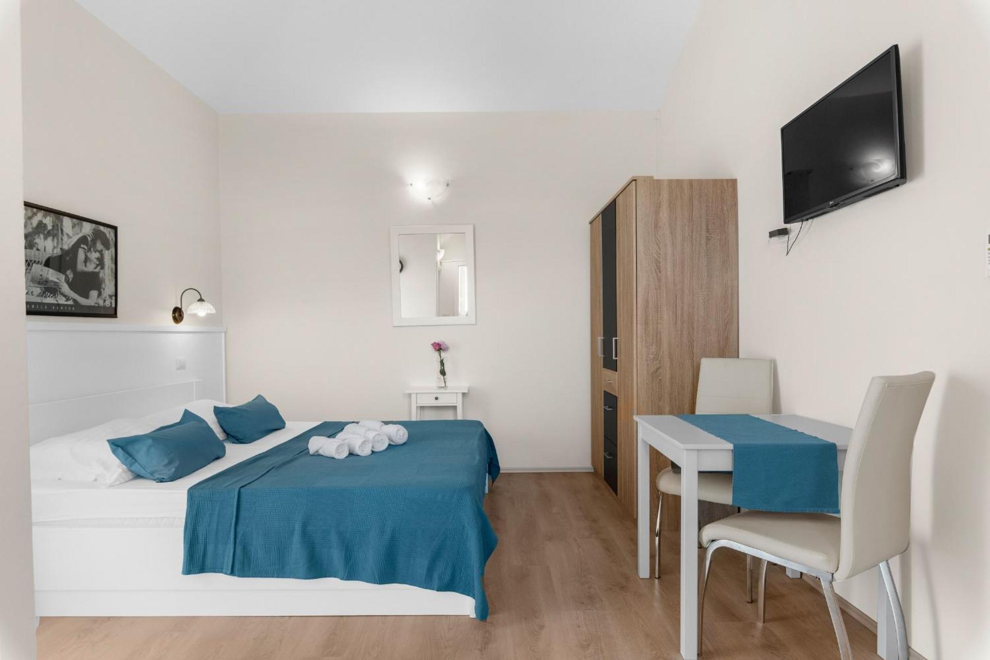 Villa Hope - Apartments With Shared Pool Porec Ruang foto