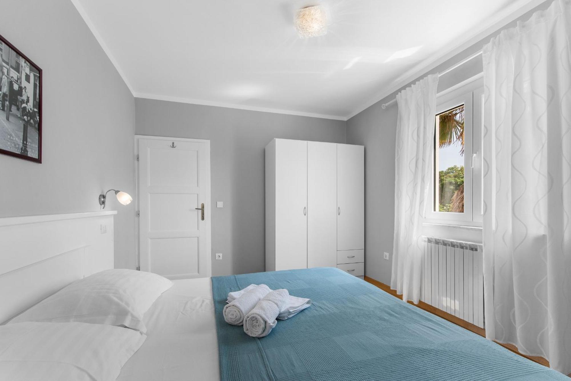 Villa Hope - Apartments With Shared Pool Porec Ruang foto