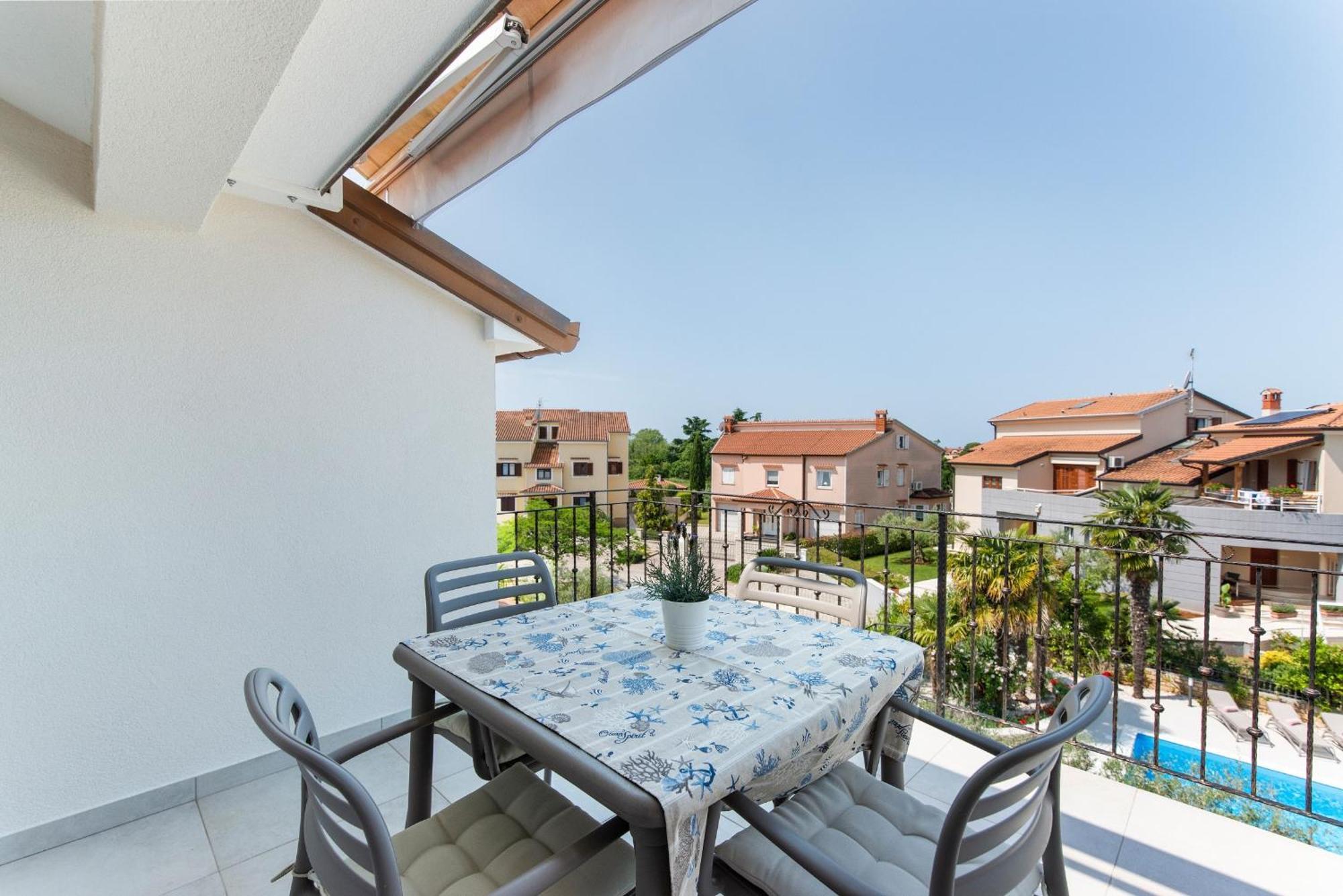 Villa Hope - Apartments With Shared Pool Porec Ruang foto