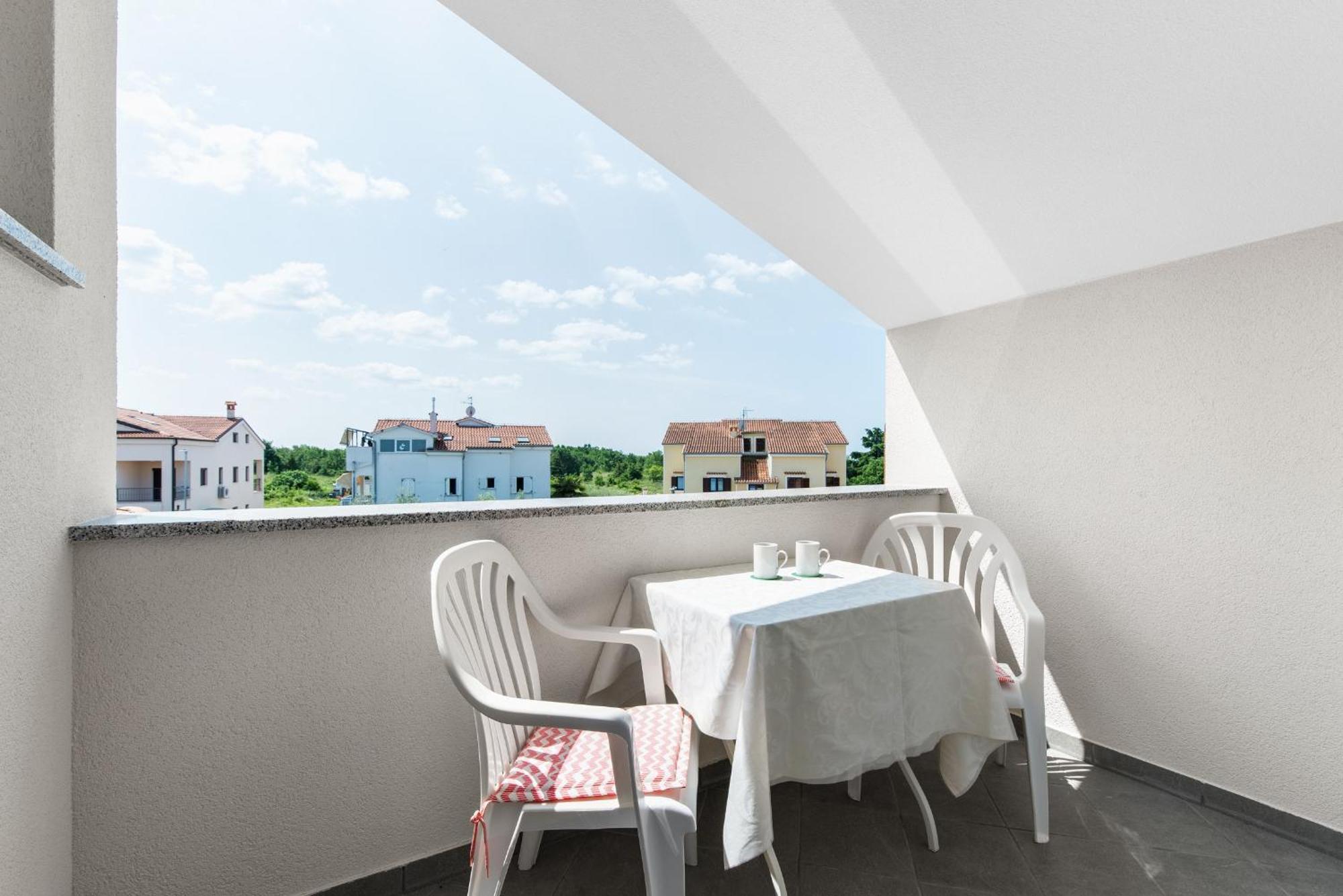 Villa Hope - Apartments With Shared Pool Porec Ruang foto