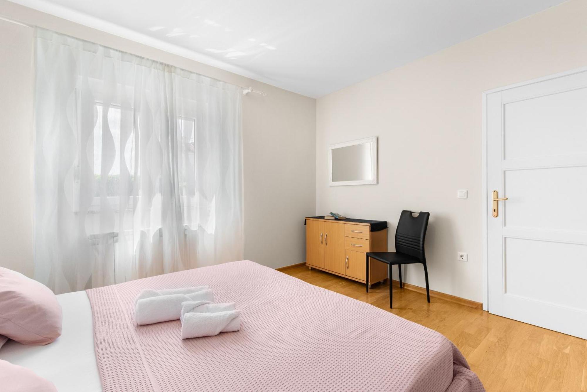 Villa Hope - Apartments With Shared Pool Porec Ruang foto